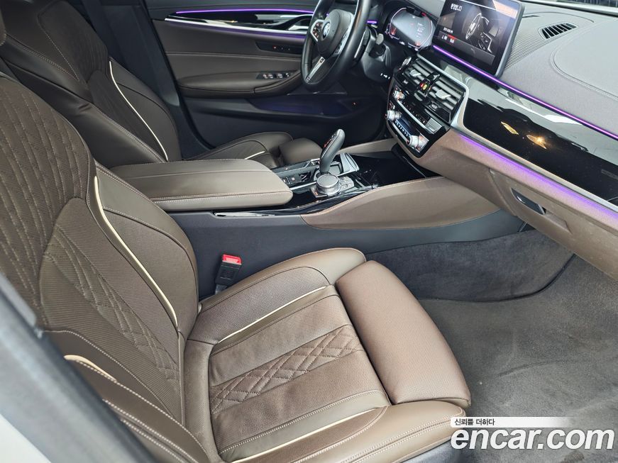BMW 5-Series 2023