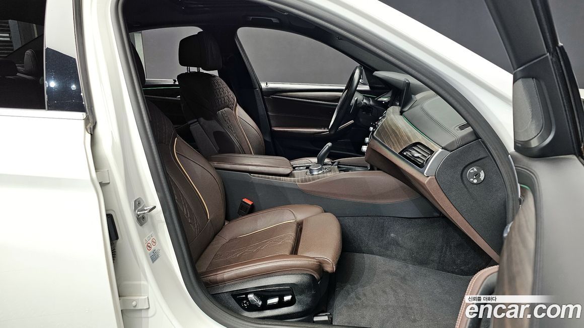 BMW 5-Series 2020