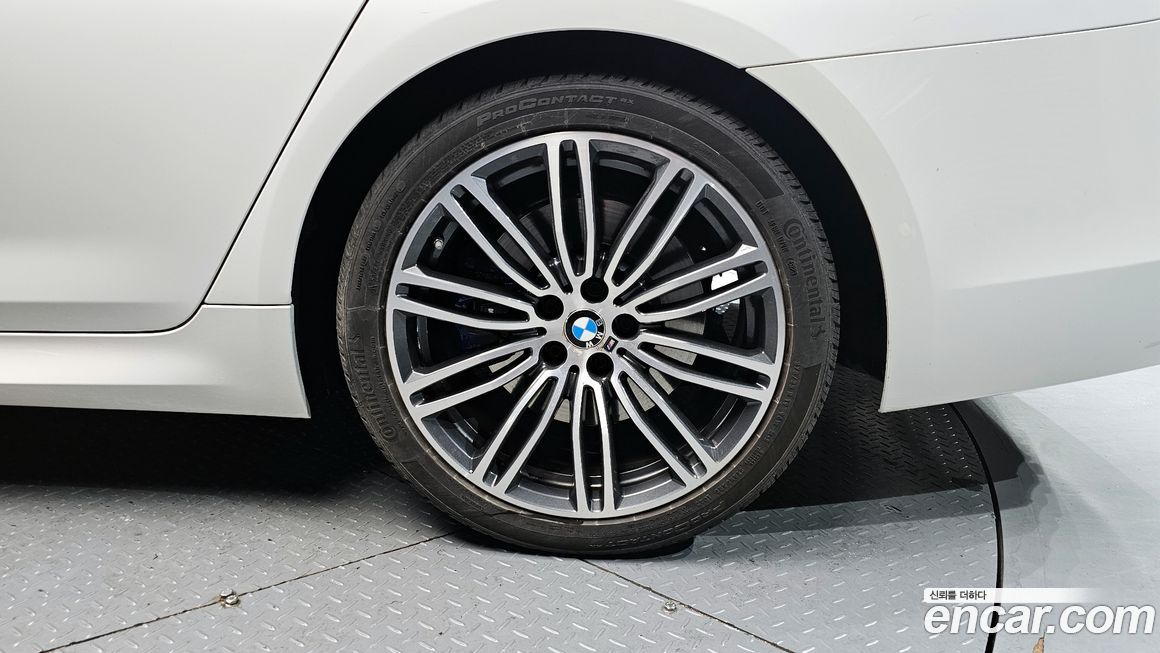 BMW 5-Series 2020