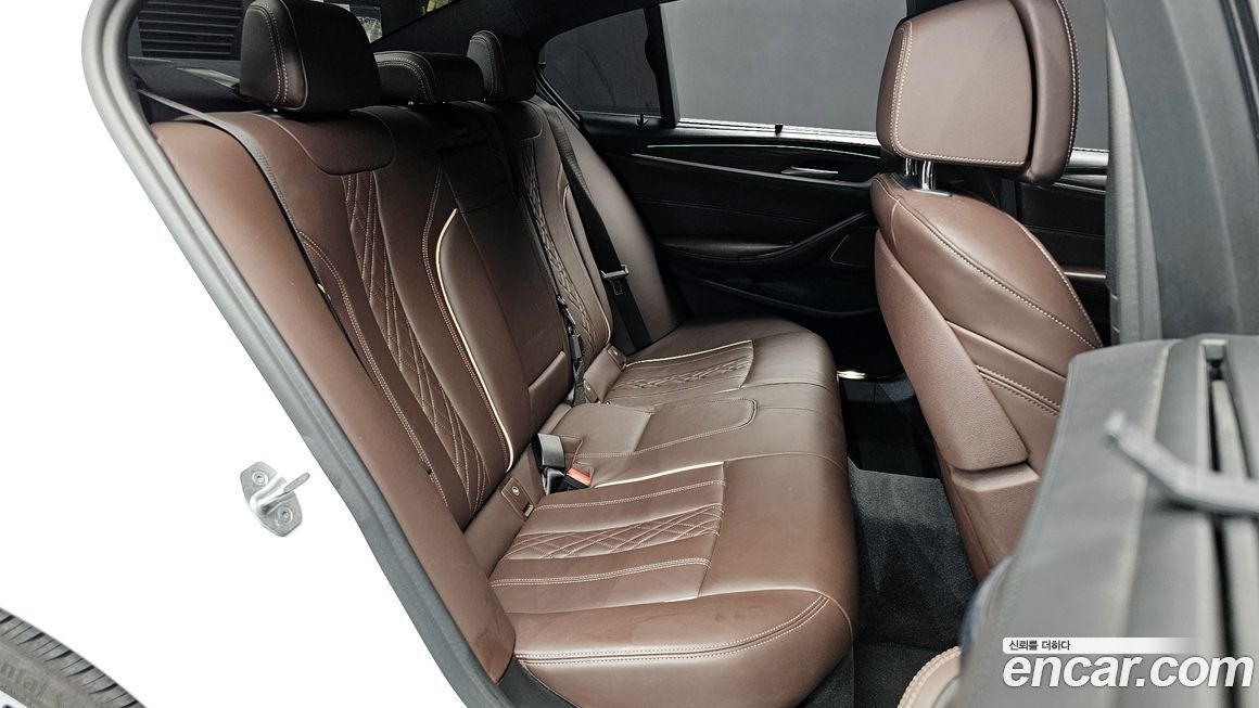 BMW 5-Series 2020