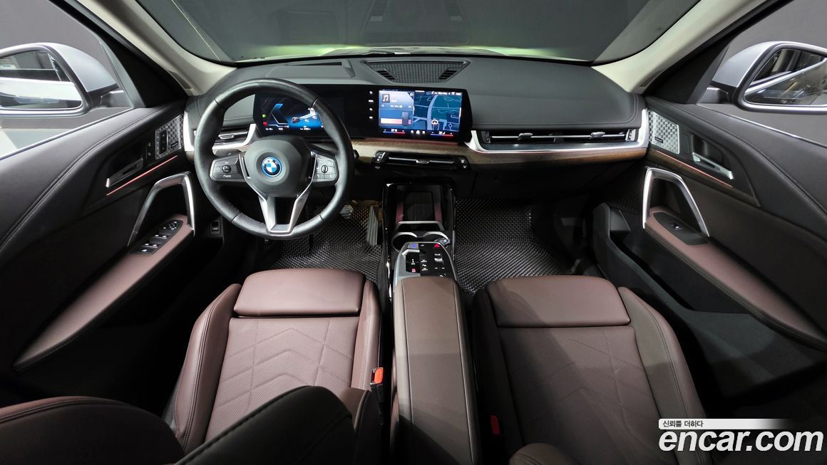 BMW iX1 2024