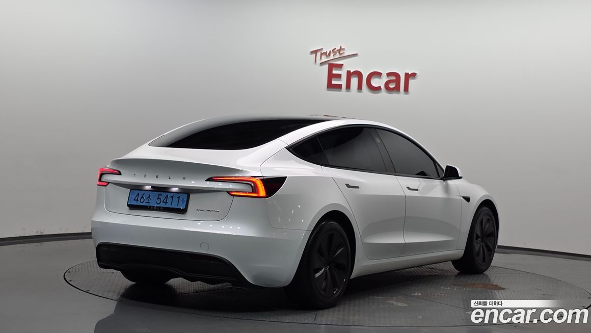 Tesla Model 3 2024