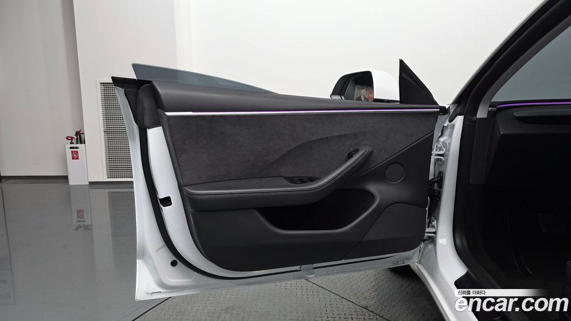 Tesla Model 3 2024