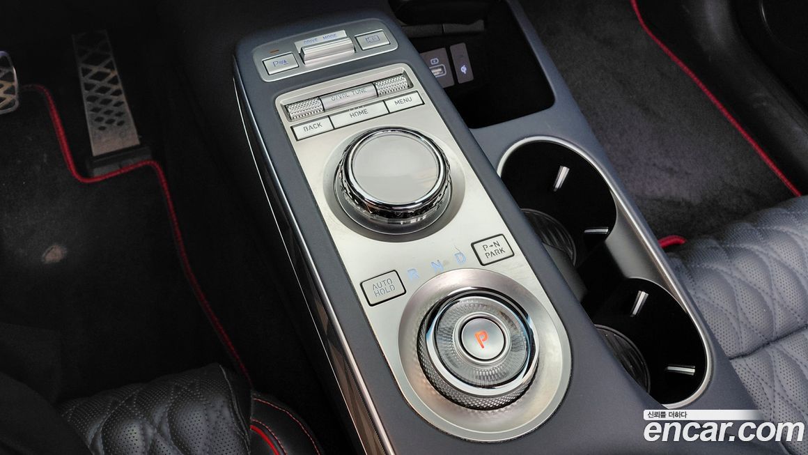 Genesis GV70 2023