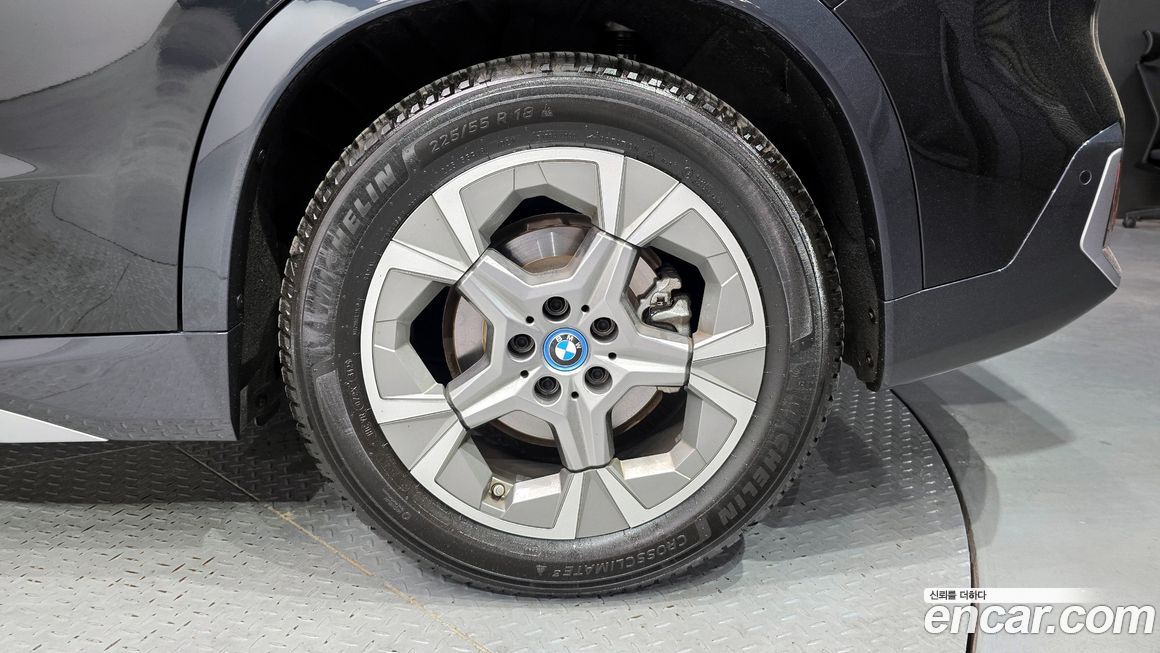 BMW iX1 2024