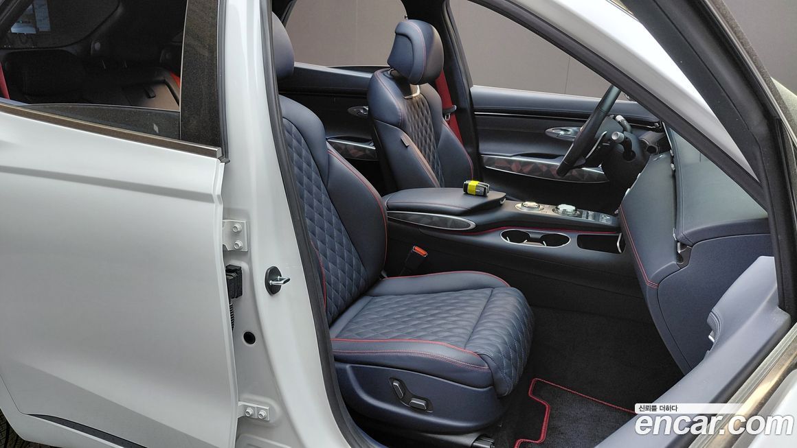 Genesis GV70 2023