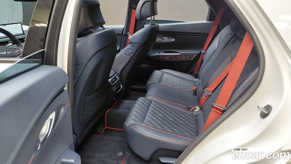 Genesis GV70 2023