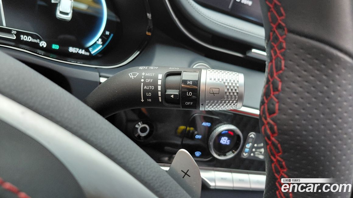 Genesis GV70 2023