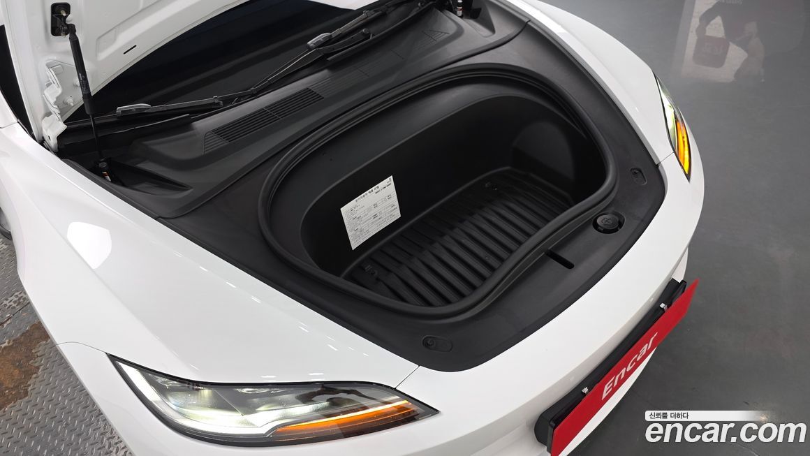 Tesla Model 3 2024