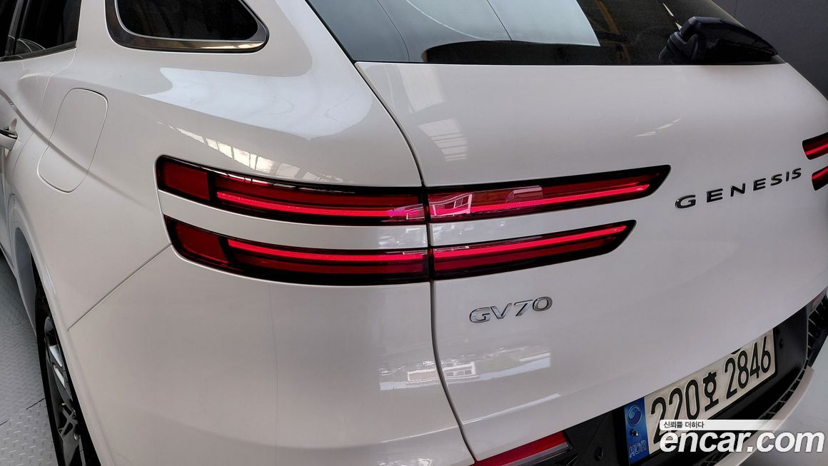 Genesis GV70 2023