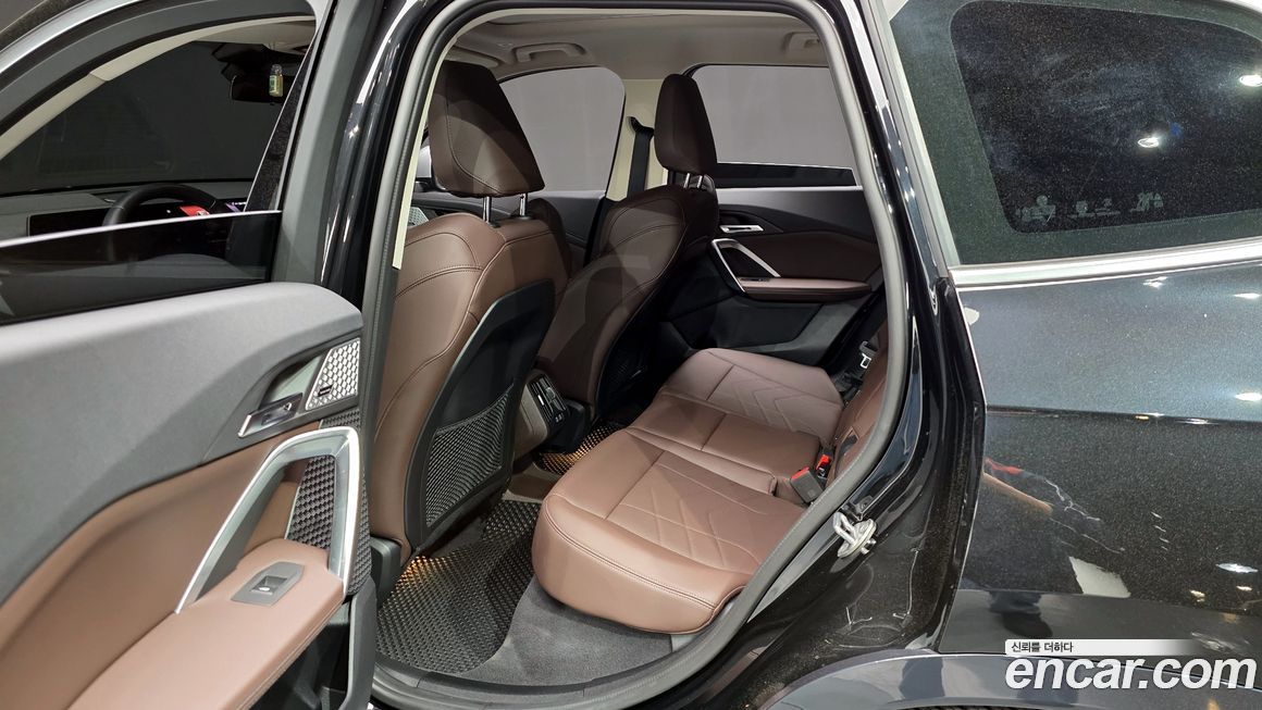 BMW iX1 2024