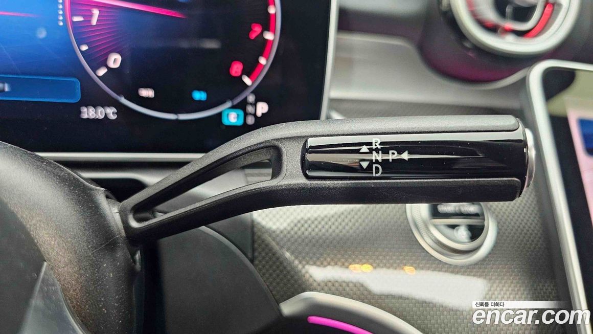 Mercedes-Benz C-Class 2025