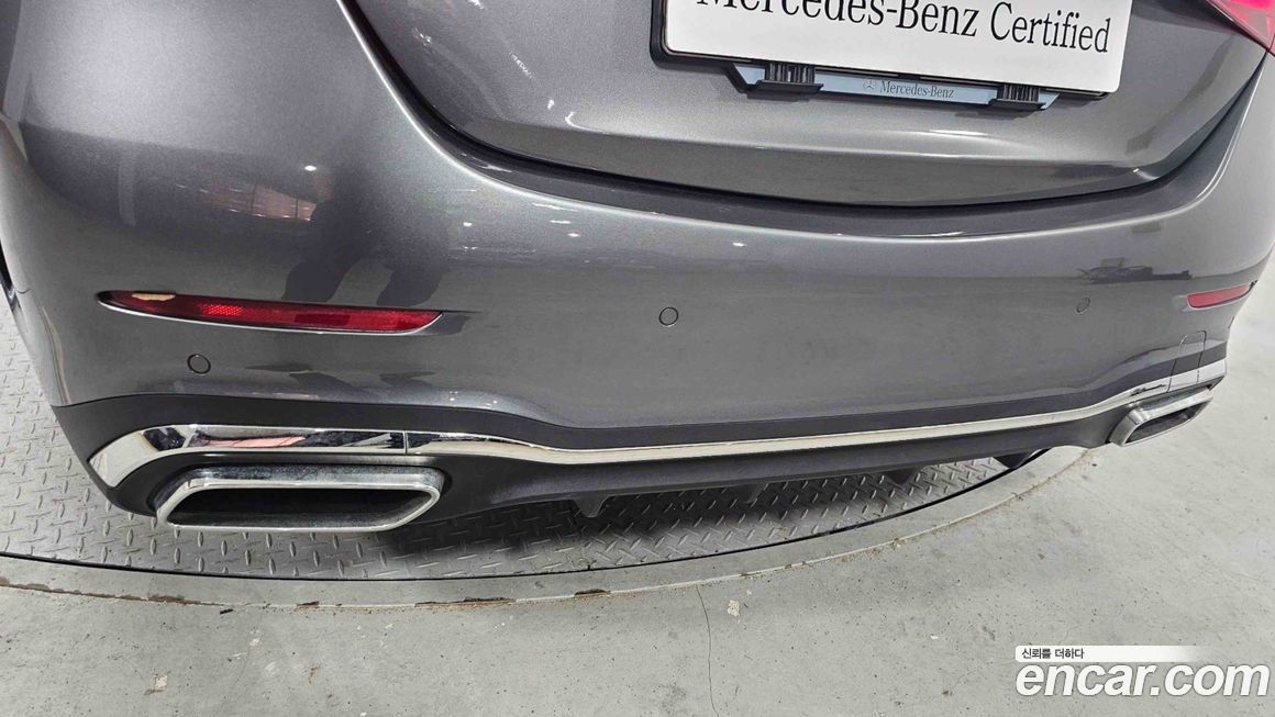 Mercedes-Benz C-Class 2025