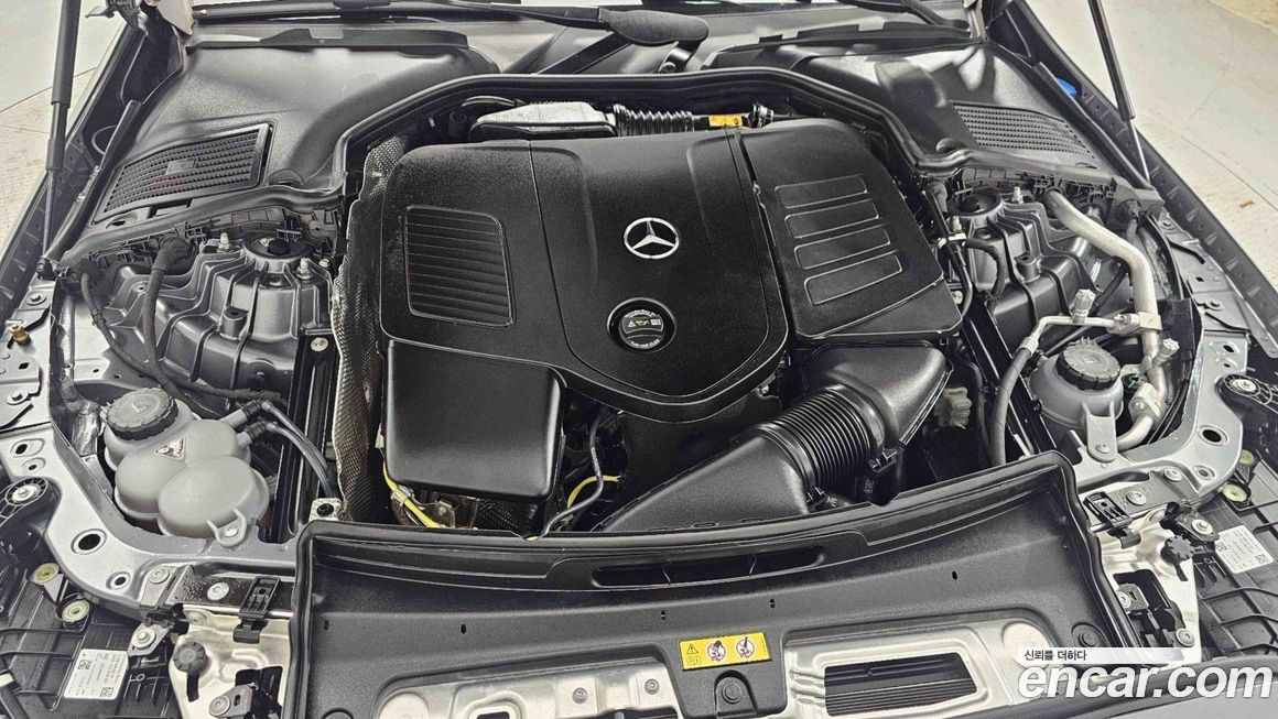 Mercedes-Benz C-Class 2025