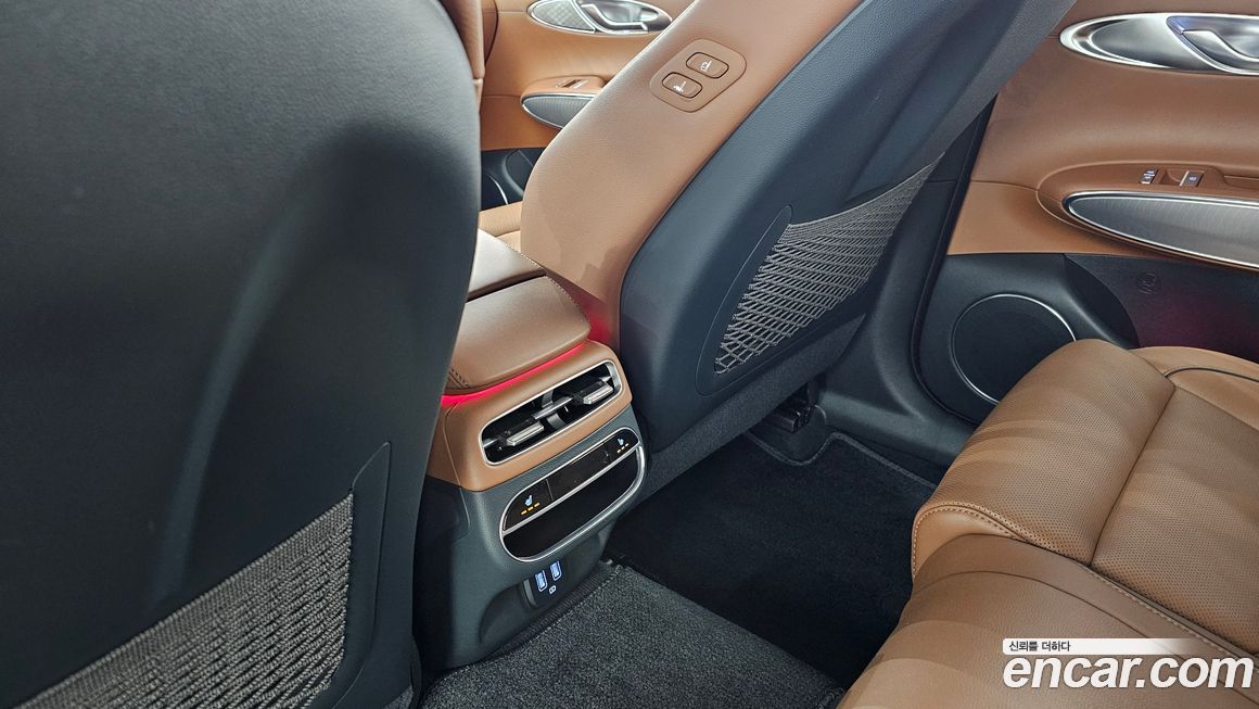 Genesis GV70 2024
