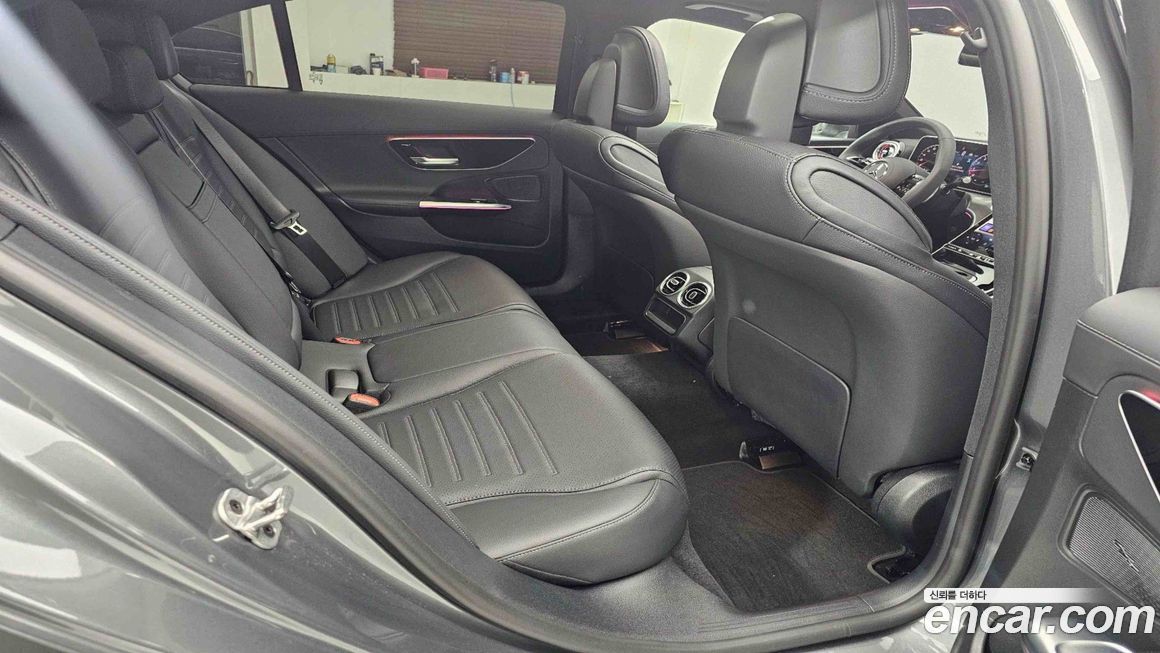 Mercedes-Benz C-Class 2025