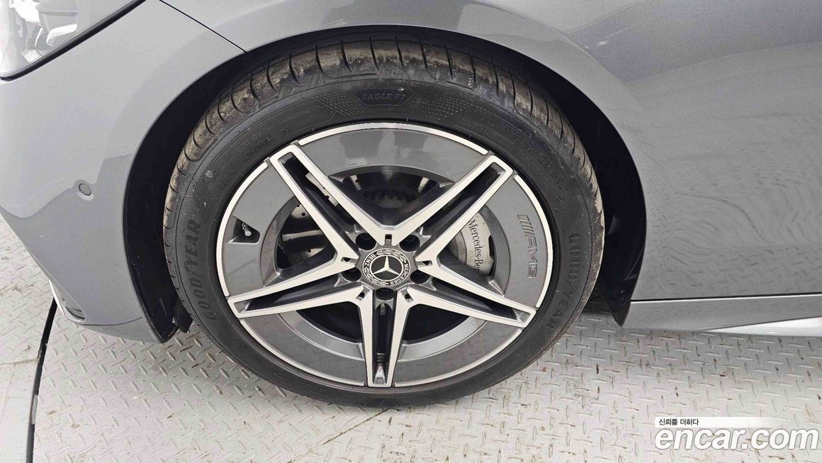 Mercedes-Benz C-Class 2025
