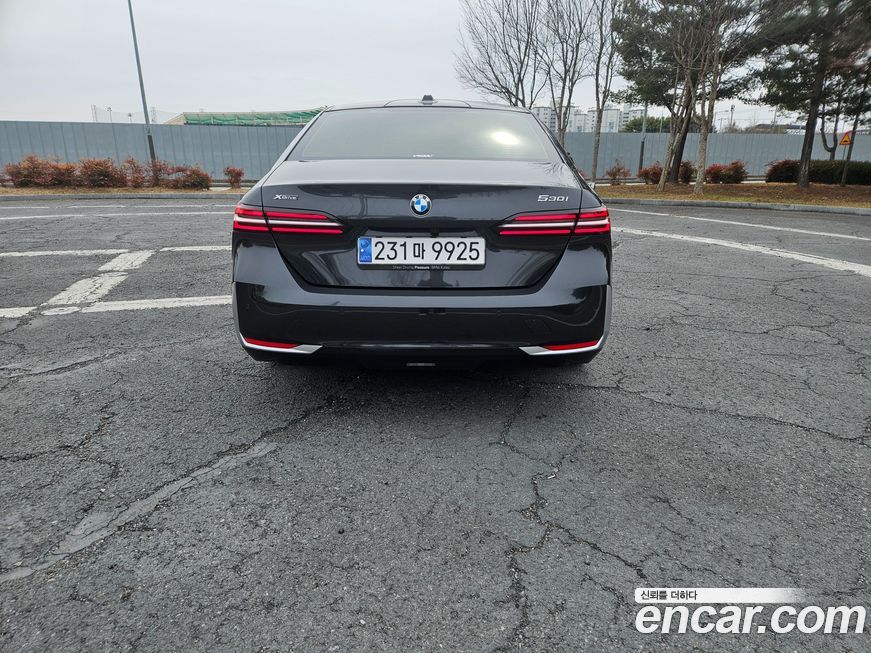 BMW 5-Series 2024
