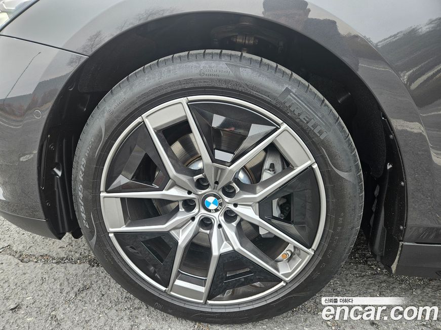 BMW 5-Series 2024
