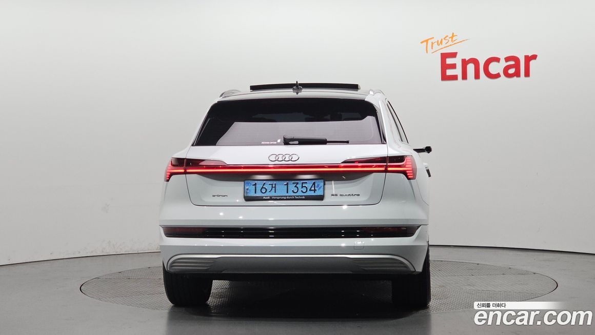 Audi e-tron 2021