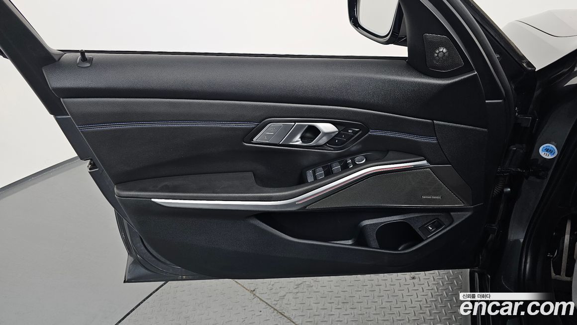 BMW 3-Series 2021