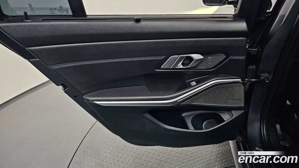 BMW 3-Series 2021