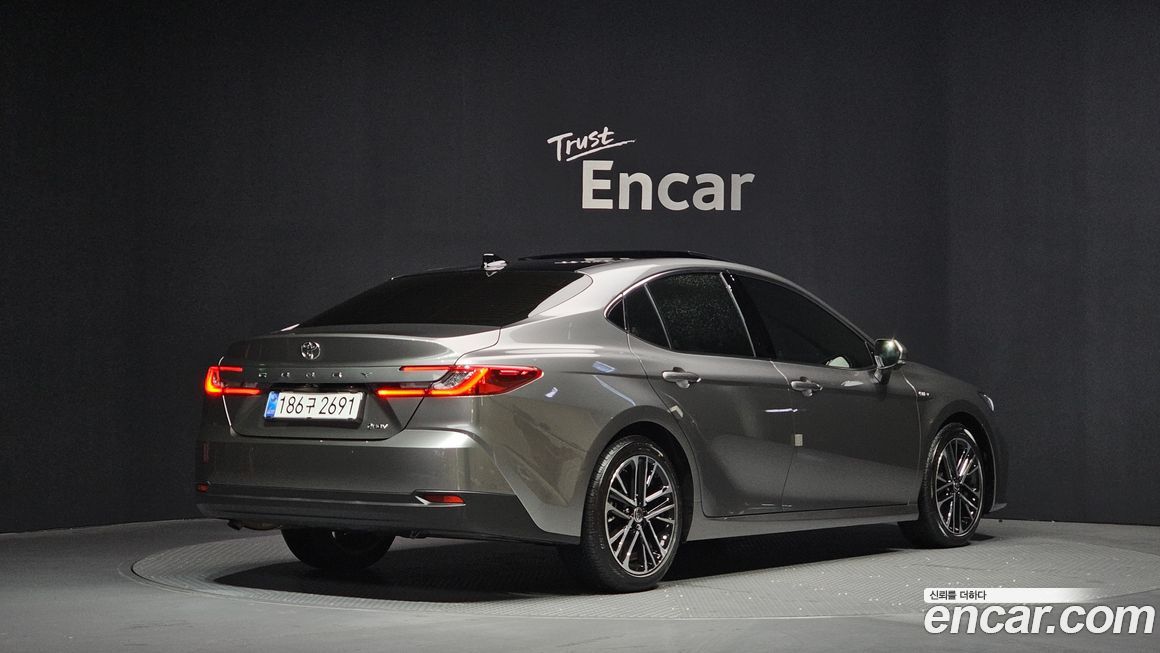 Toyota Camry 2025