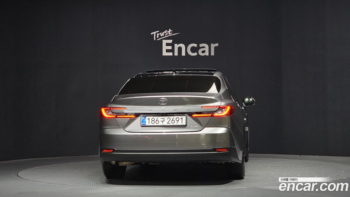 Toyota Camry 2025