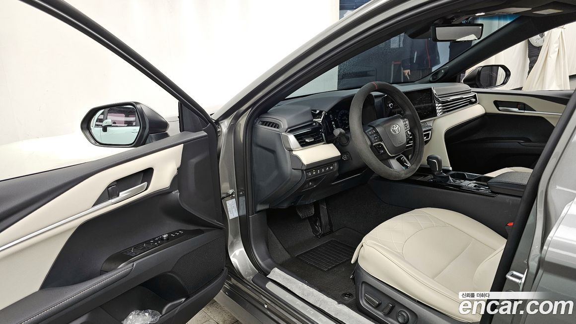 Toyota Camry 2025