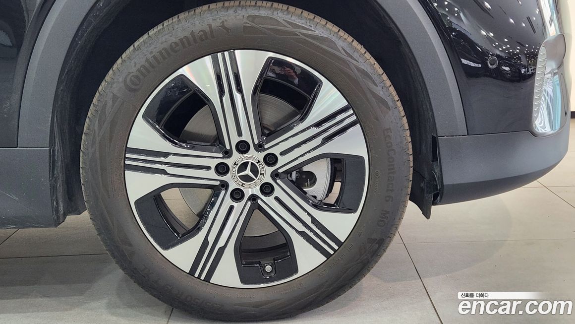 Mercedes-Benz EQB 2026