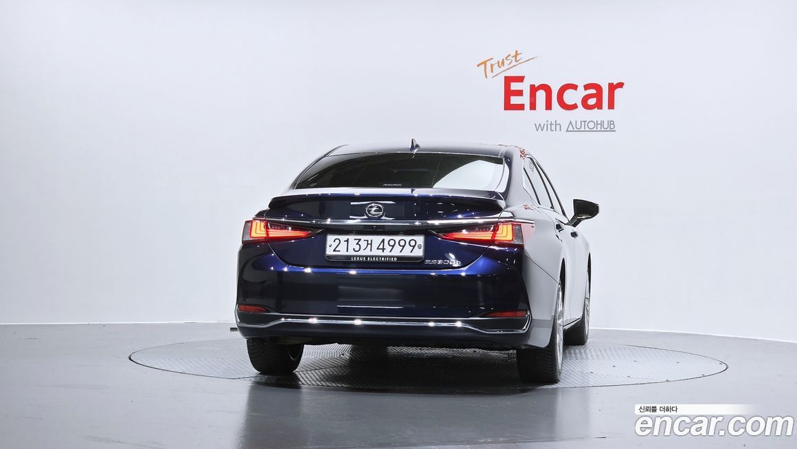 Lexus ES 2023