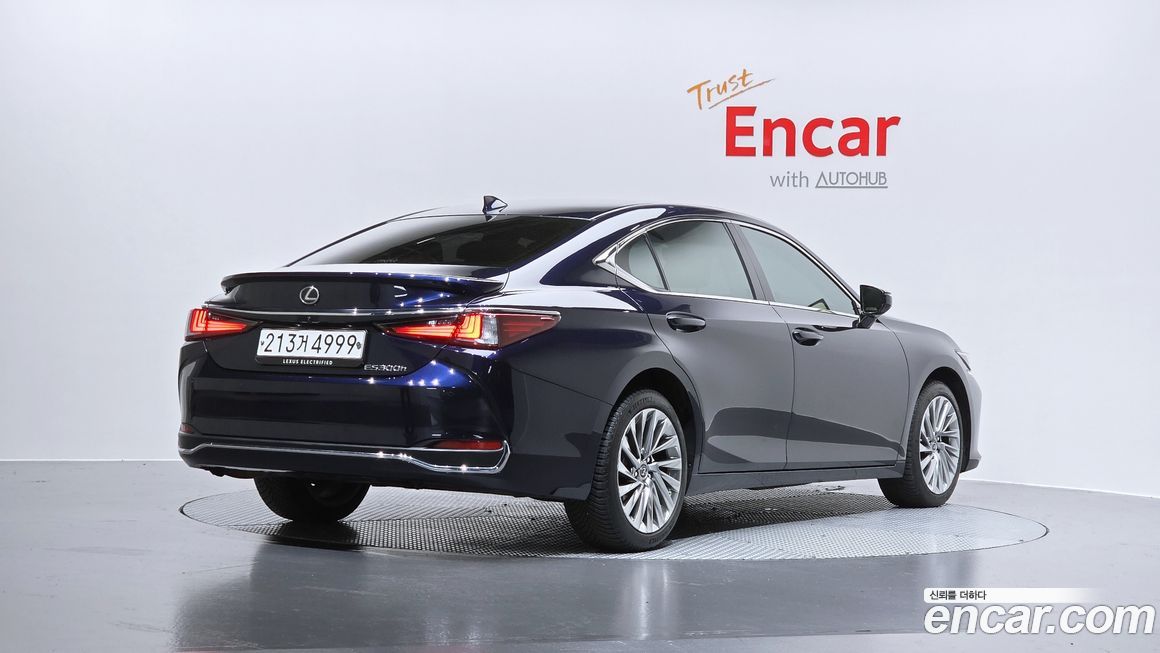 Lexus ES 2023