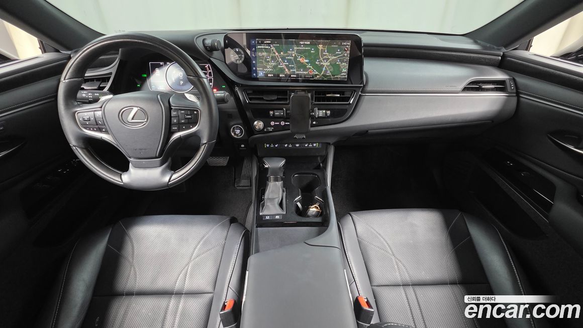 Lexus ES 2023