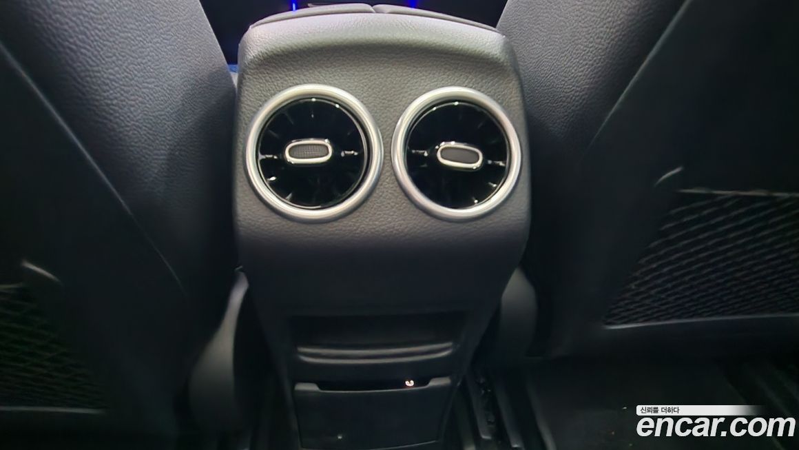 Mercedes-Benz EQB 2026