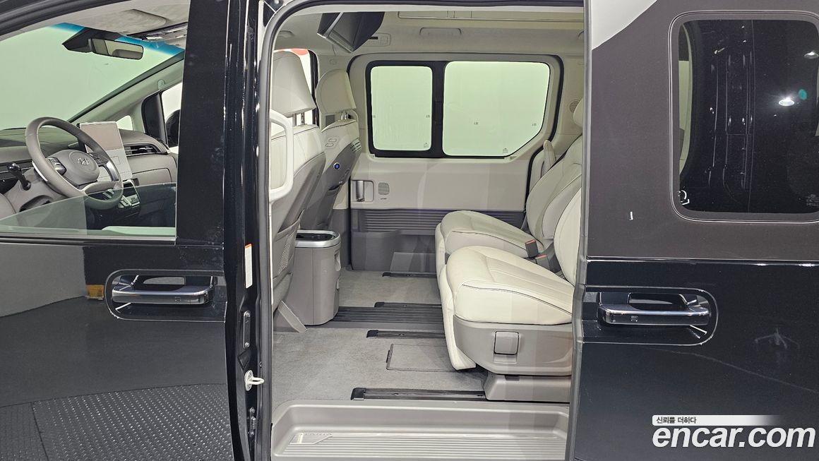 Hyundai Staria 2024