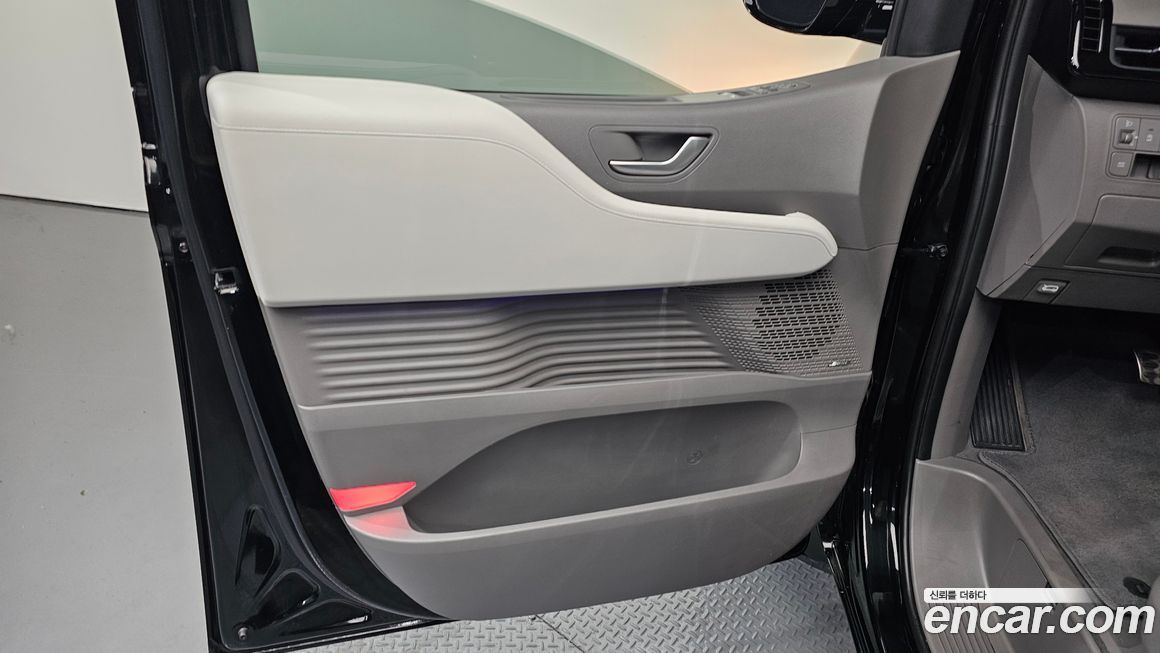 Hyundai Staria 2024