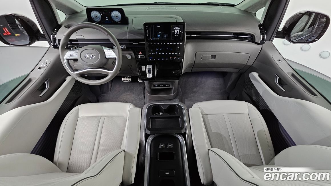 Hyundai Staria 2024