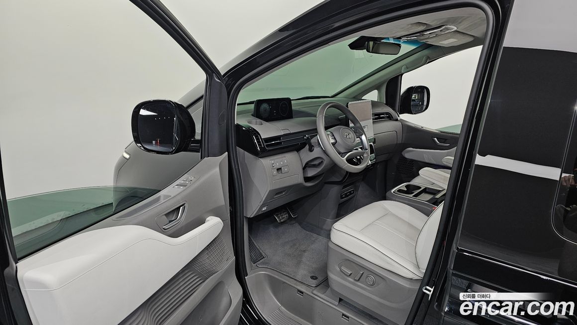 Hyundai Staria 2024