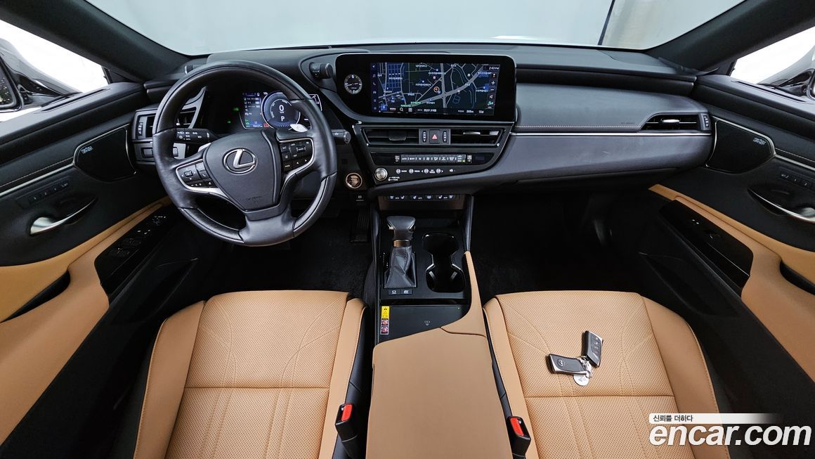 Lexus ES 2025
