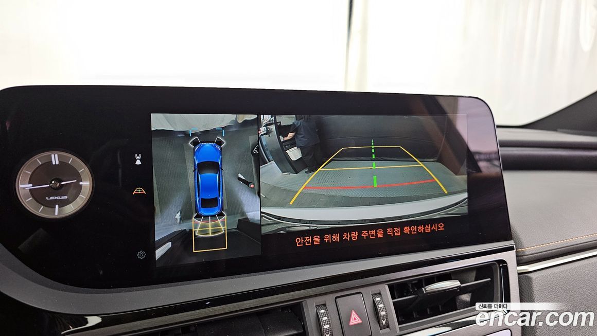 Lexus ES 2025