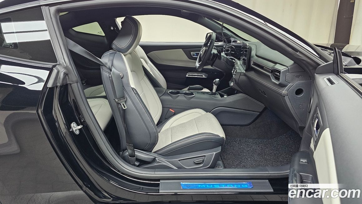 Ford Mustang 2025