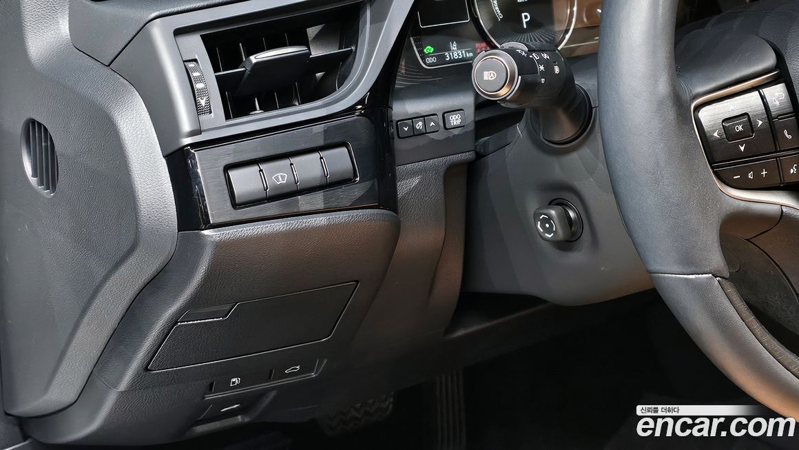 Lexus ES 2023