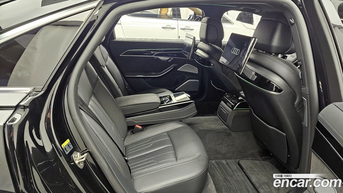 Audi A8 2021