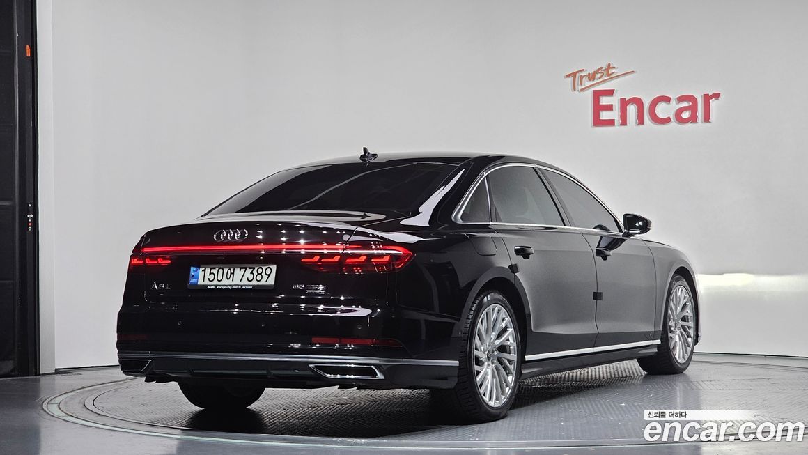 Audi A8 2021