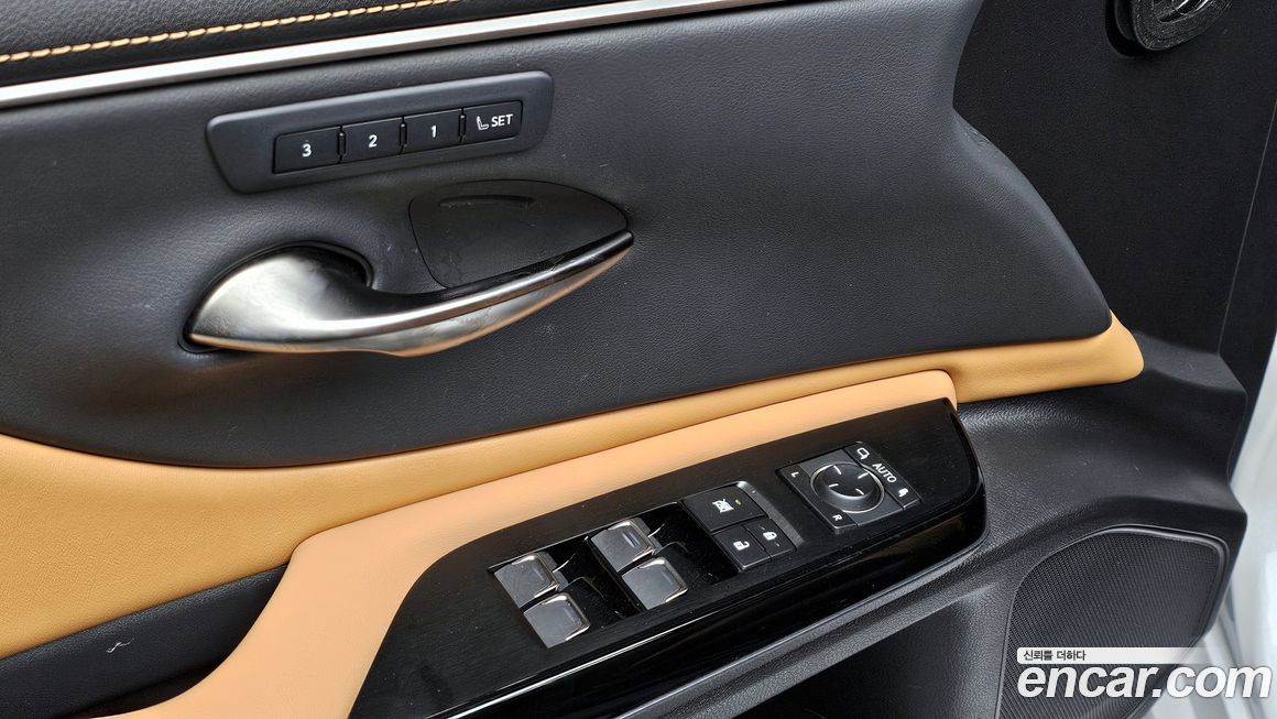 Lexus ES 2023
