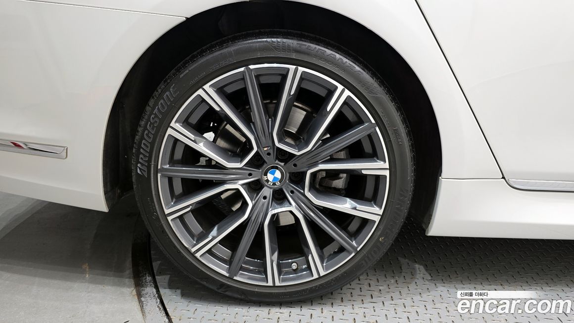 BMW 7-Series 2021