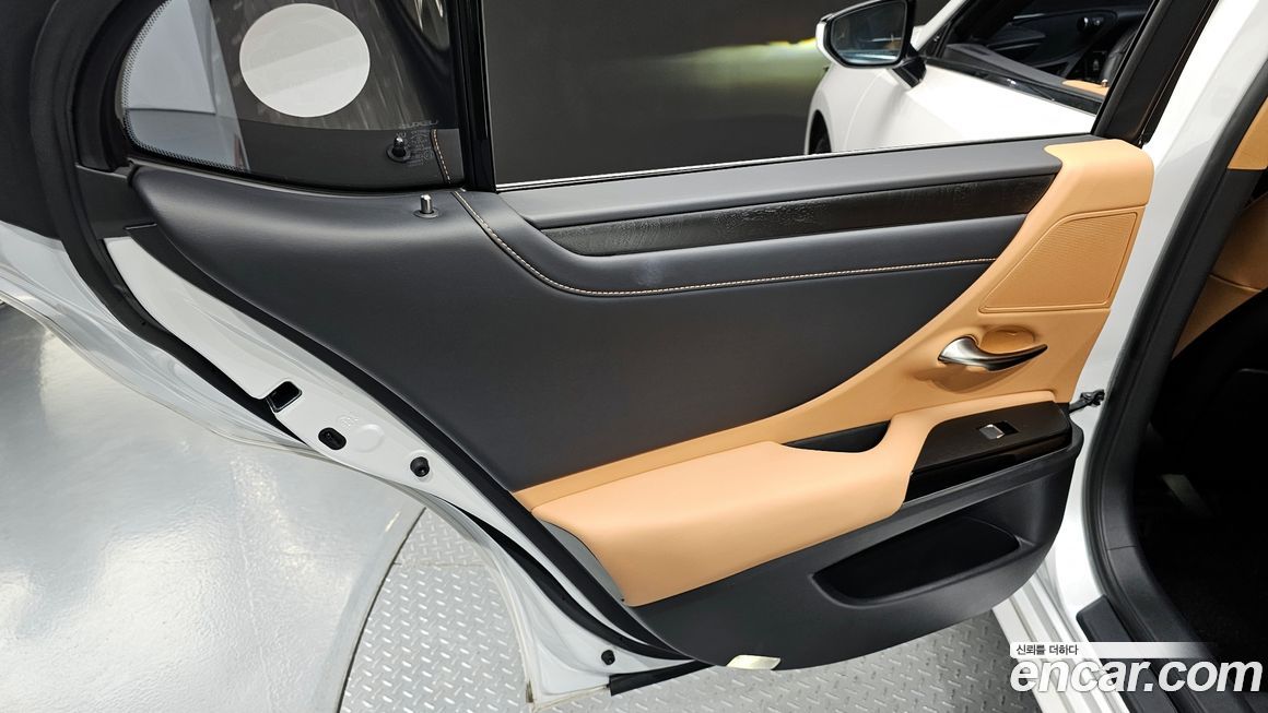 Lexus ES 2023