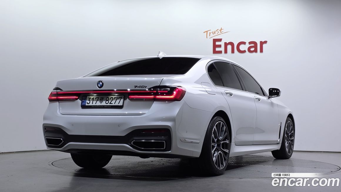 BMW 7-Series 2021