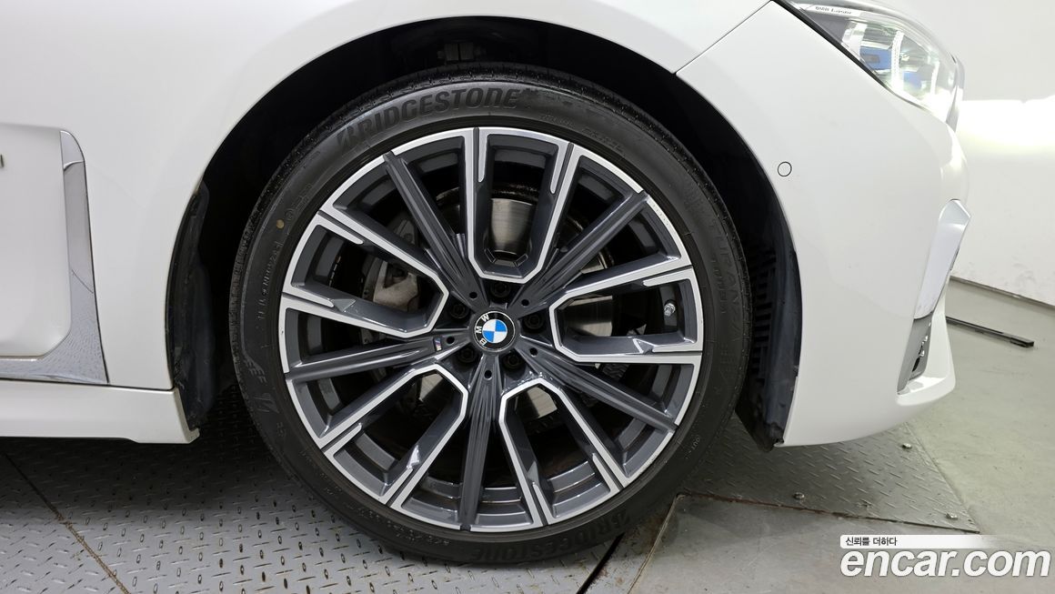 BMW 7-Series 2021