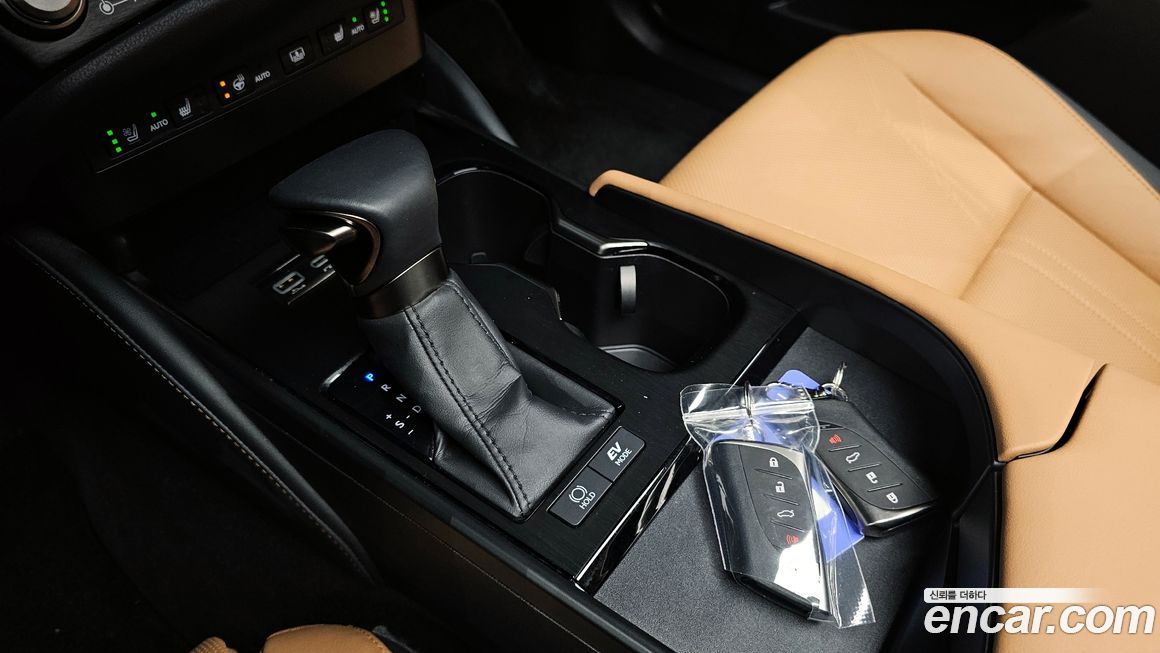 Lexus ES 2023